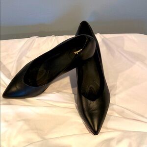 Clarks classic black pumps 8.5